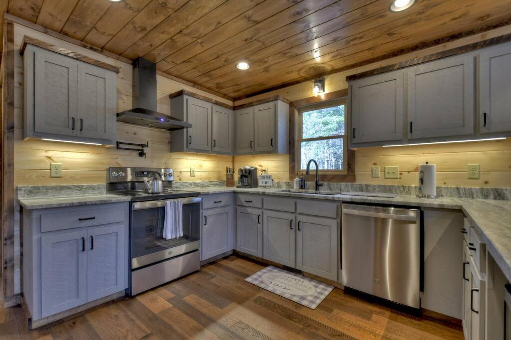 Rosewood Retreat - Hot Tub Fire Pit Pool Table Villa Blue Ridge Dış mekan fotoğraf