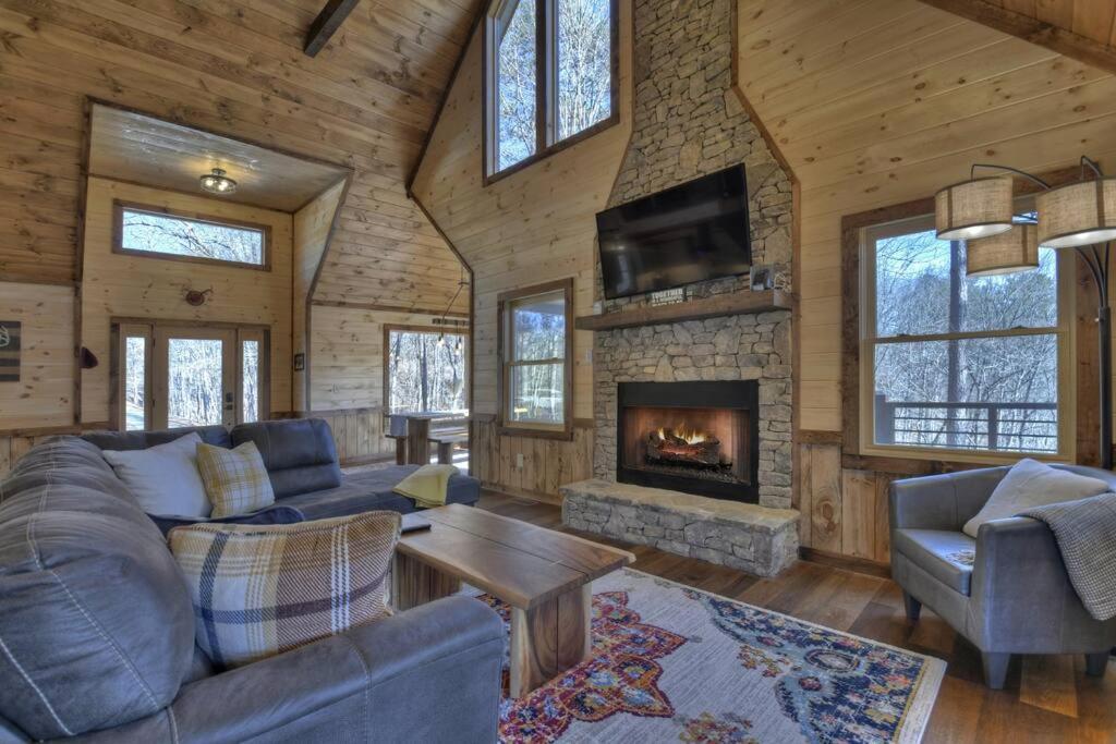 Rosewood Retreat - Hot Tub Fire Pit Pool Table Villa Blue Ridge Dış mekan fotoğraf