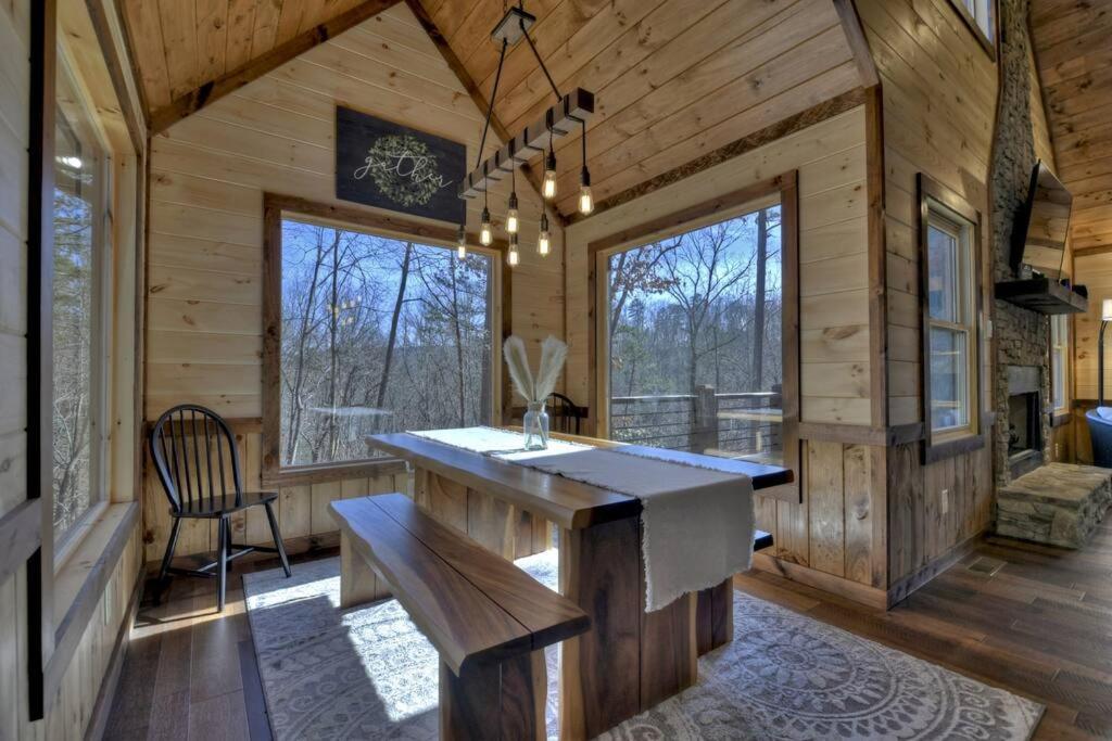 Rosewood Retreat - Hot Tub Fire Pit Pool Table Villa Blue Ridge Dış mekan fotoğraf