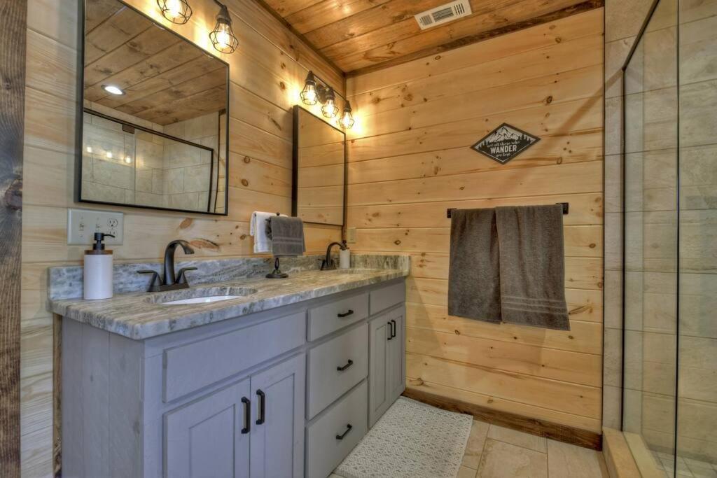 Rosewood Retreat - Hot Tub Fire Pit Pool Table Villa Blue Ridge Dış mekan fotoğraf