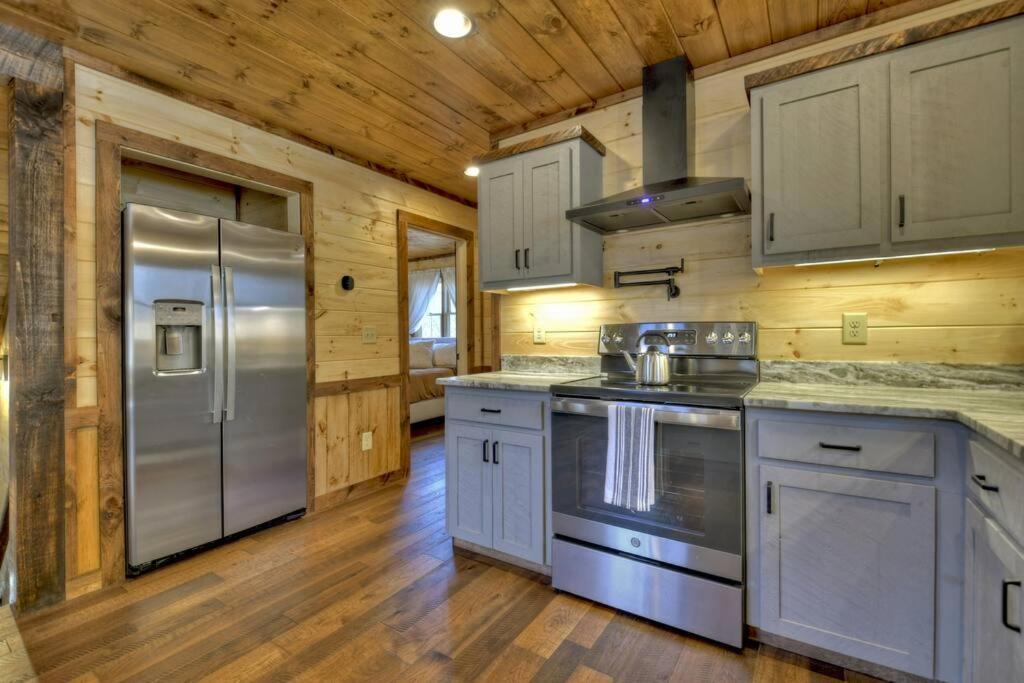Rosewood Retreat - Hot Tub Fire Pit Pool Table Villa Blue Ridge Dış mekan fotoğraf