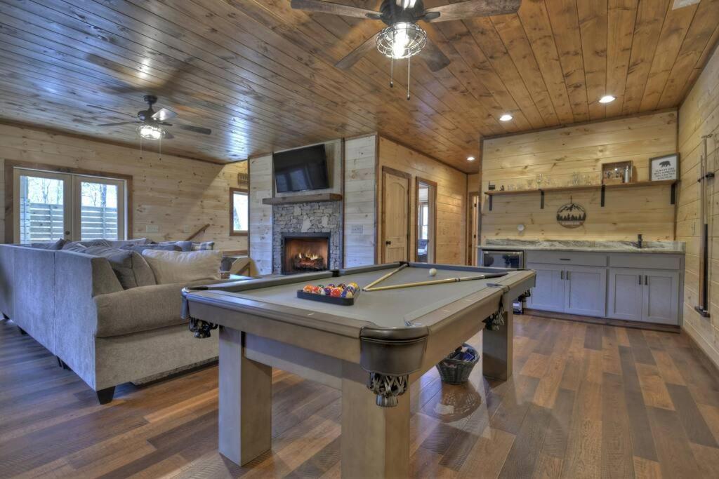 Rosewood Retreat - Hot Tub Fire Pit Pool Table Villa Blue Ridge Dış mekan fotoğraf